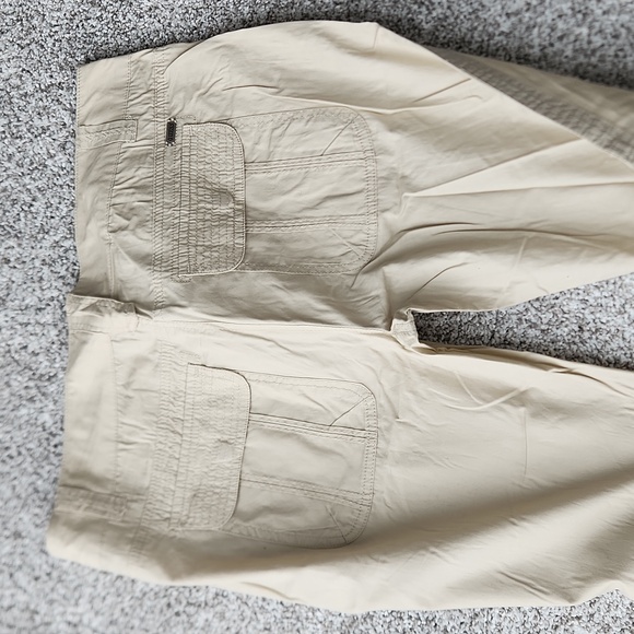 Guess khaki cargo/hiking style pants - Picture 3 of 3